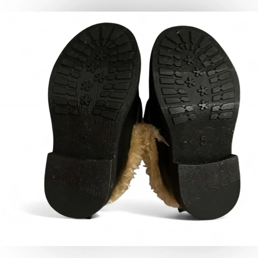 GAP Black Faux-Fur Lined Baby Walker Loafers with Gold Accent